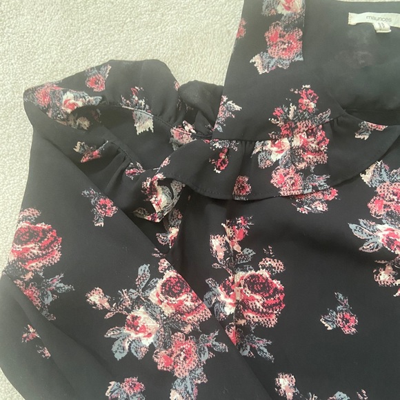 Open Shoulder Dress Shirt - Picture 3 of 5